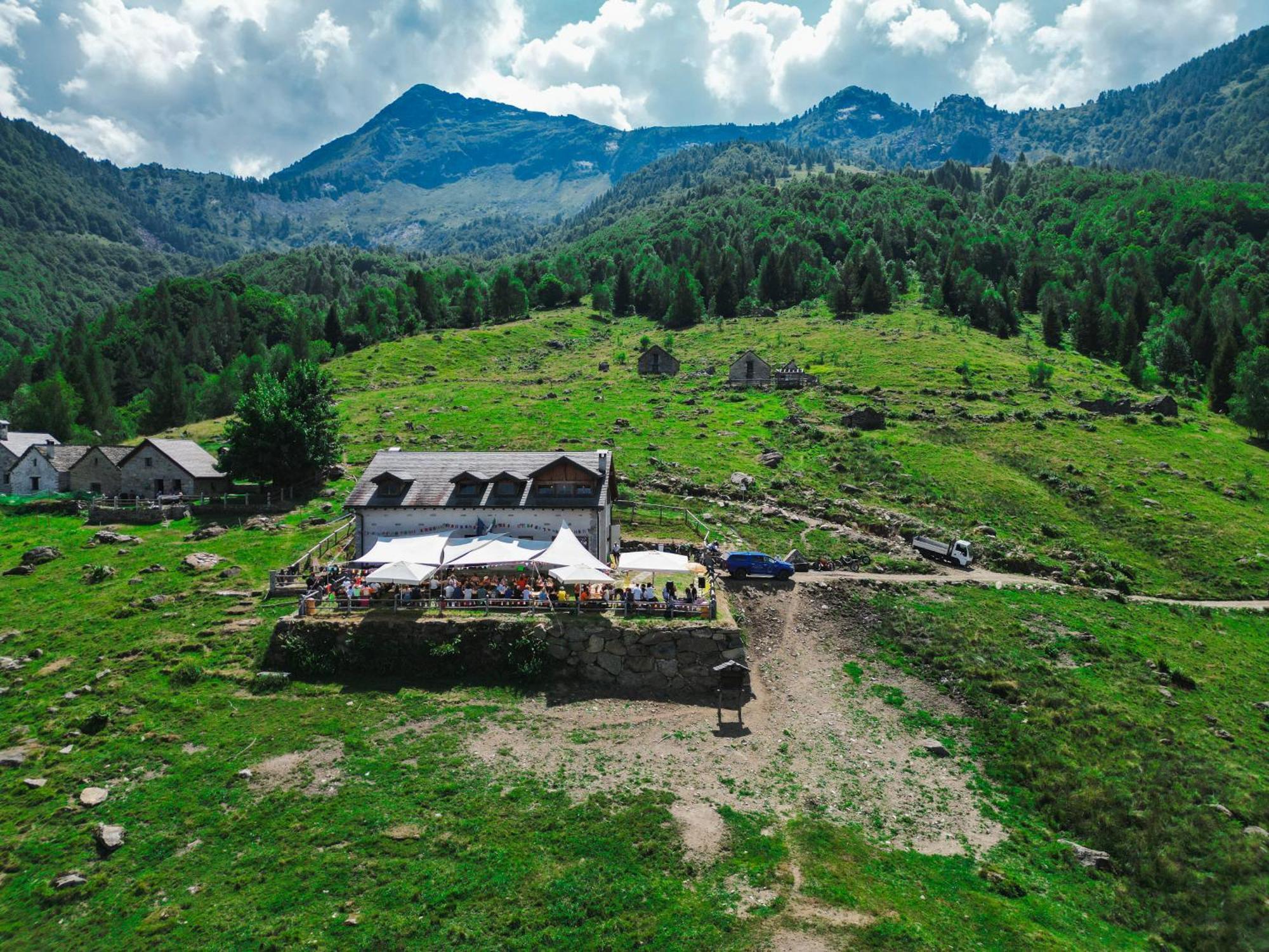 Hostel Rifugio Parpinasca Trontano Exteriér fotografie